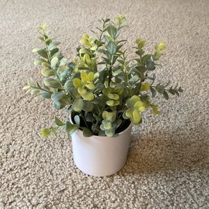 Potted decorative faux plant